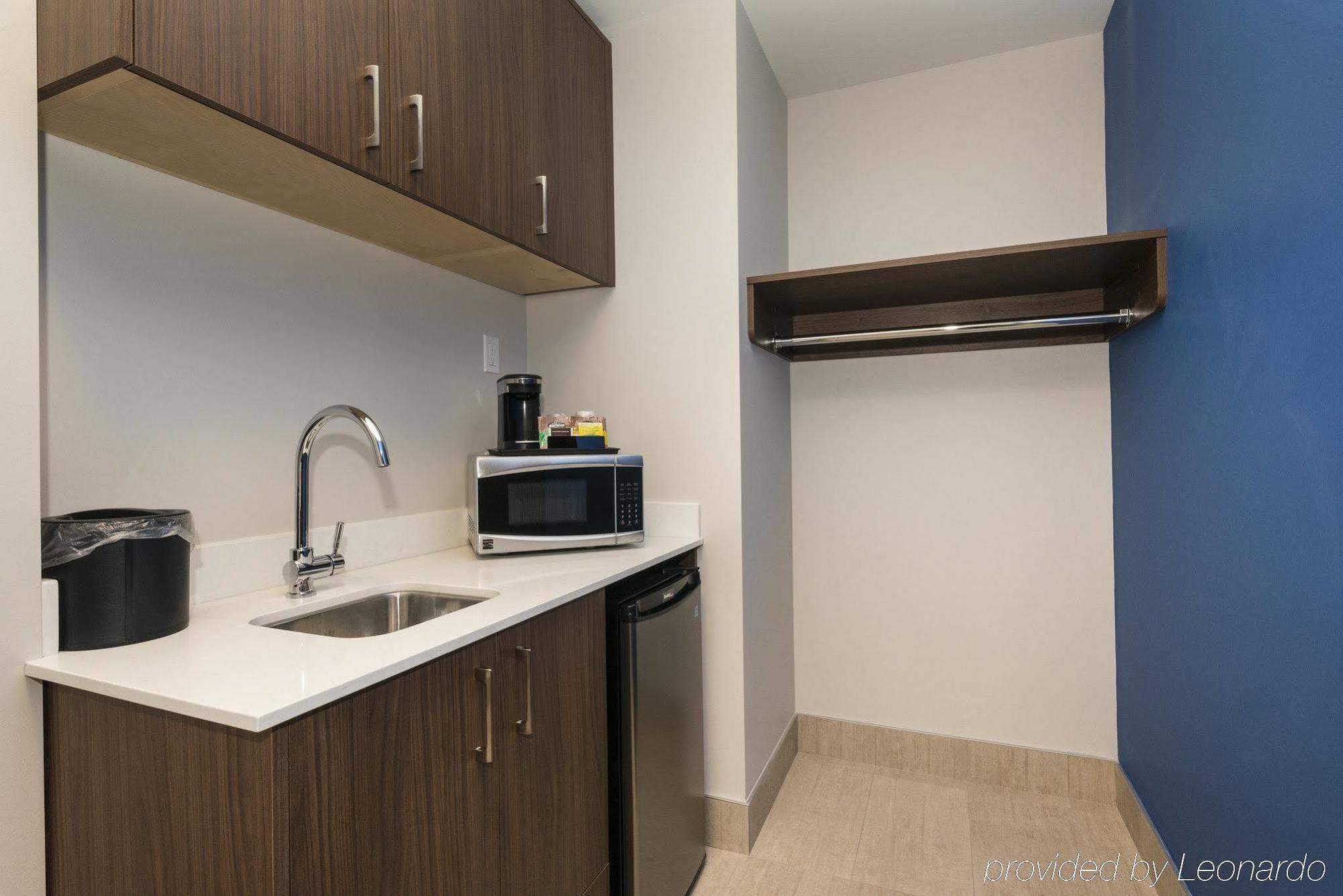 Holiday Inn Express & Suites Victoria-Colwood By Ihg Langford Exterior foto